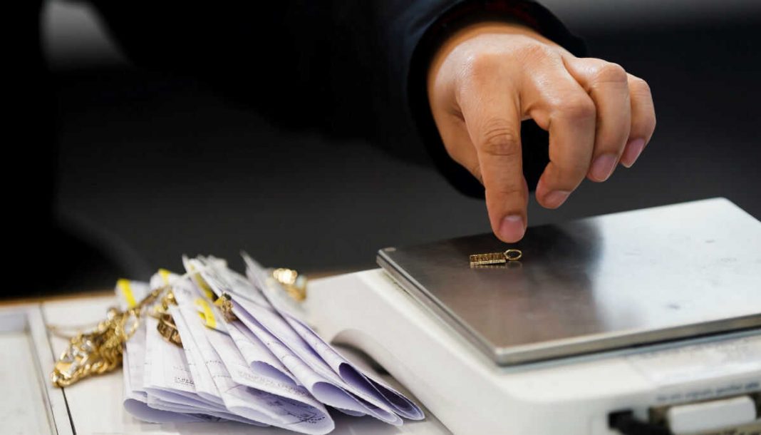 «Vine a empeñar una pulsera de oro; la cuesta de enero será complicada ...