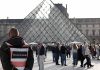 Caen dos por el robo al Louvre
