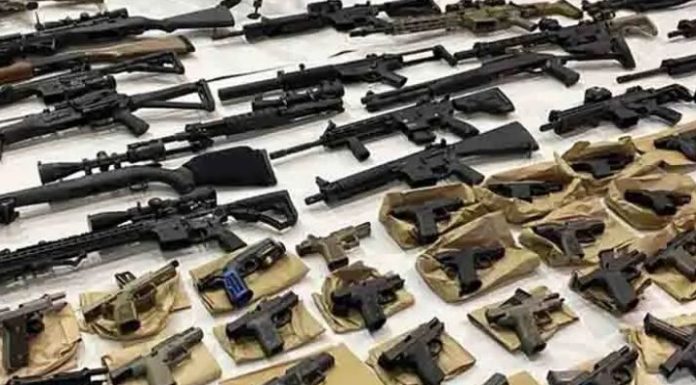 Un exmilitar ugandés será extraditado a EU por complot de tráfico de armas a cárteles mexicanos