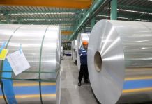 Aluminio cae a mínimo de tres meses ante perspectivas de oferta del Golfo
