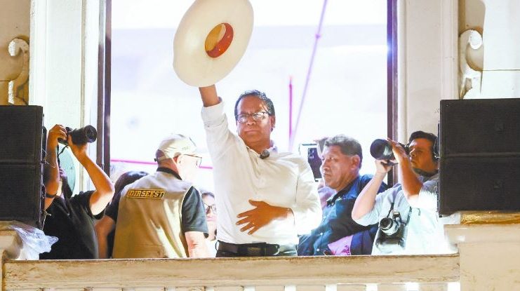 Roberto Sánchez aventaja en elecciones en Perú