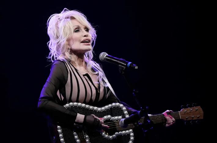 Dolly Parton dejó un tema grabado en cápsula del tiempo