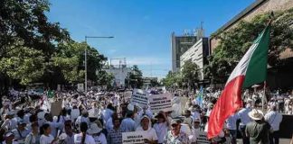 Piden sinaloenses paz en marchas